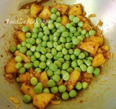 aloo matar paneer 8