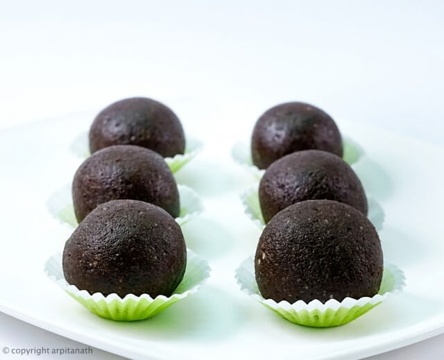 chocolate dates laddu 1