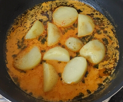 kashmiri dum aloo 18