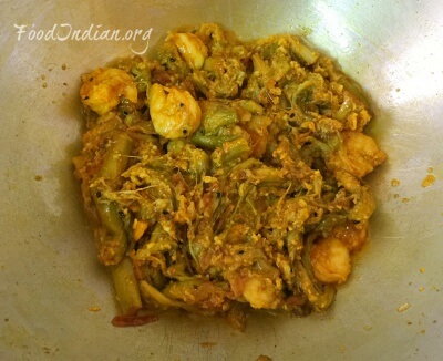 Kochur Loti Chingri Curry - Taro Stolon with Prawns - Food Indian